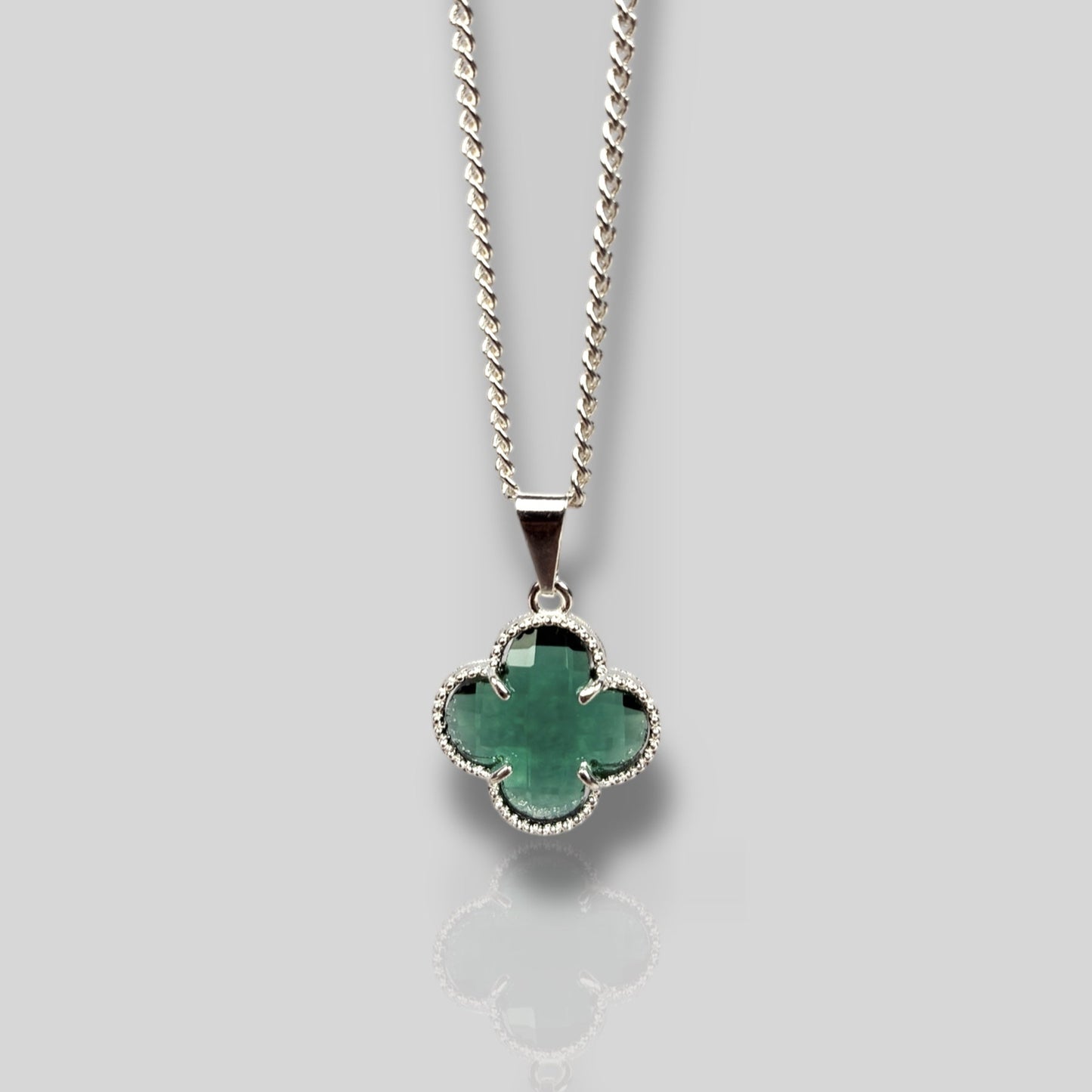 Collar Trébol Verde