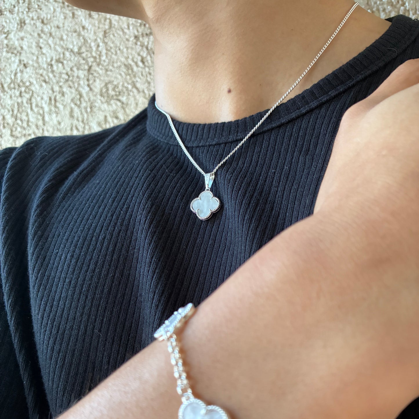 Collar Trébol Blanco