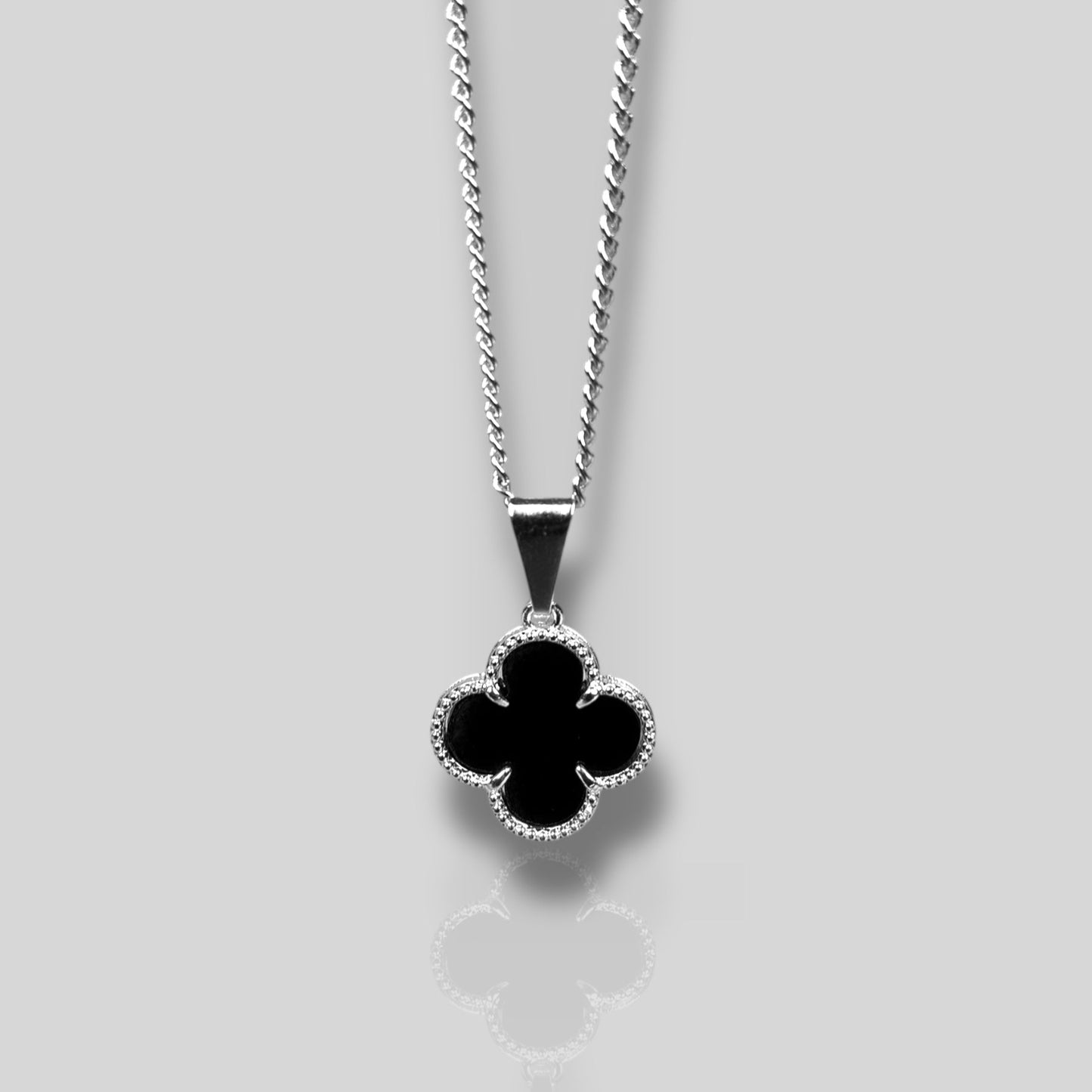 Collar Trébol Negro